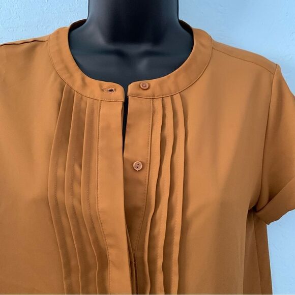 Simply Vera Vera Wang Mustard 1/4 Button Down Short Sleeve Blouse Size XS - Picture 2 of 6